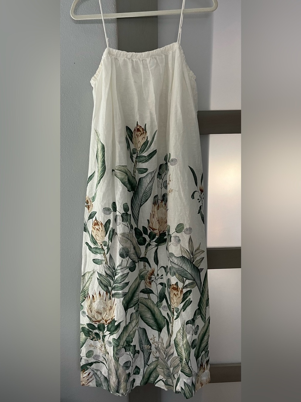 H&M Women's Floral Leaf Green Midi Dress Sleeveless Flowy Size Medium Stunning!